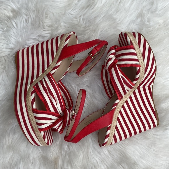 ❣️▫️❣️ALDO RED-N-WHITE ANKLE STRAP CANDY STRIPE WEDGES❣️▫️❣️ - Picture 3 of 5